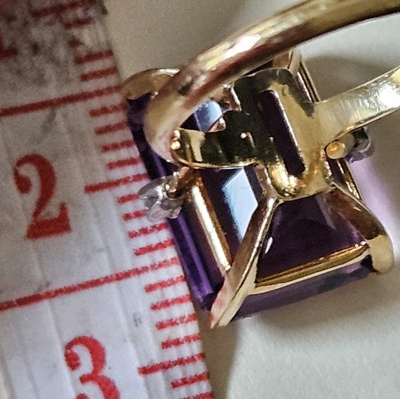 Beautiful Vintage 14K Amethyst Diamond Ring - Picture 10 of 13
